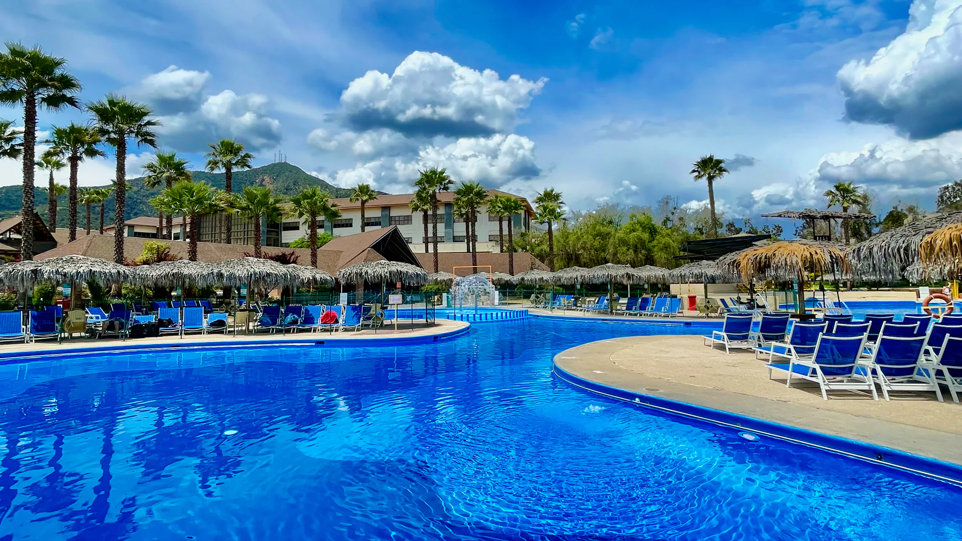 Piscinas de Rosa Agustina Conference, en Olmué